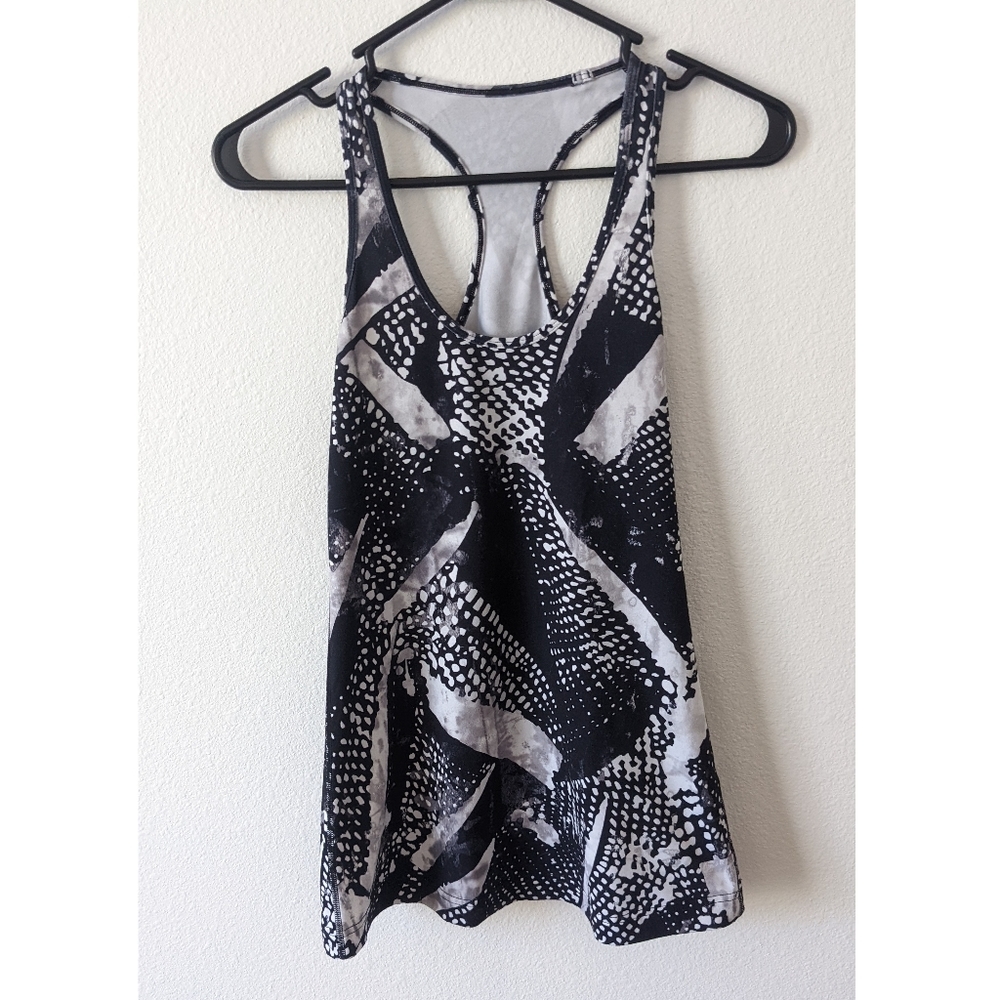 Lululemon tank